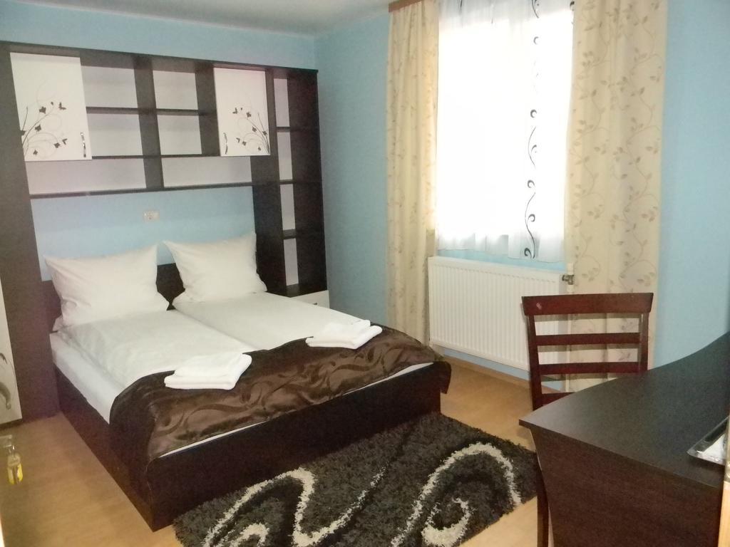 Family Pension Арад Экстерьер фото