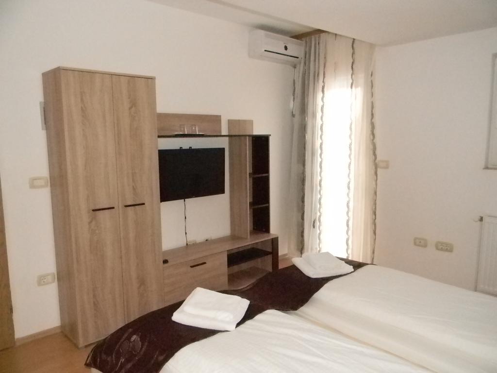 Family Pension Арад Экстерьер фото