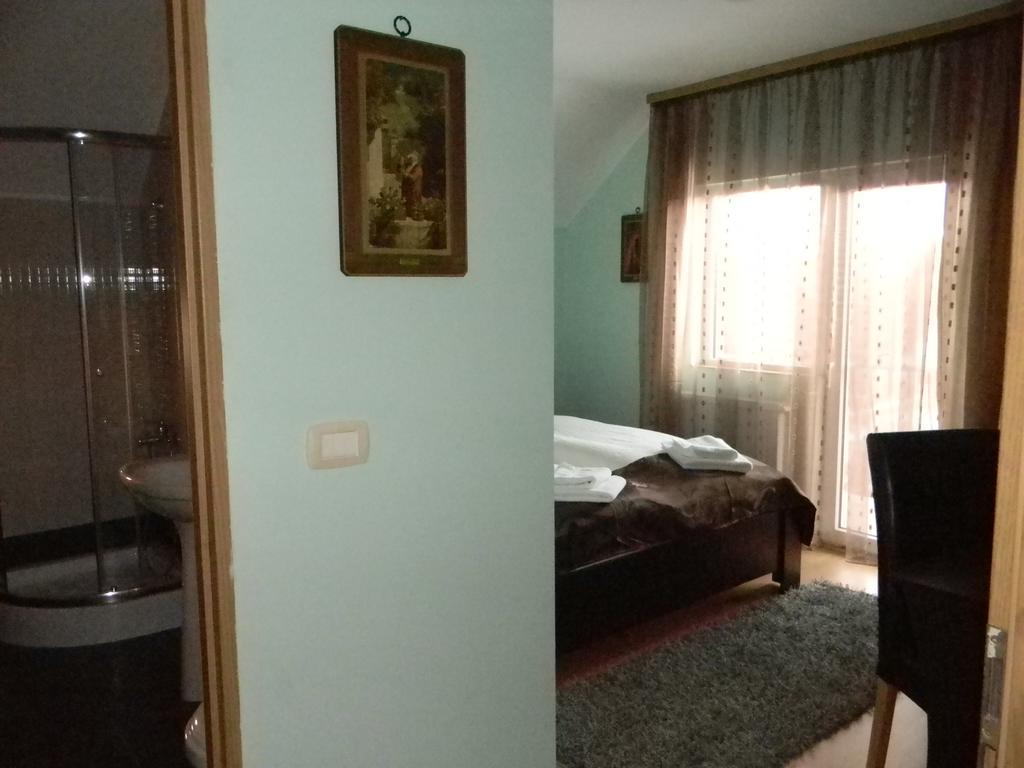 Family Pension Арад Экстерьер фото