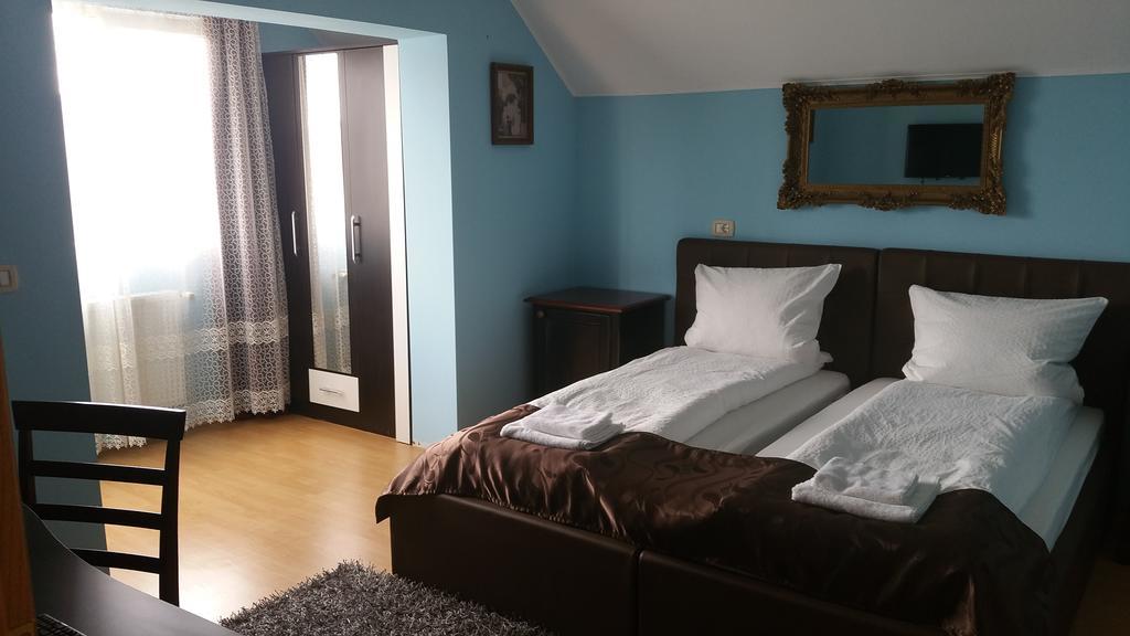 Family Pension Арад Экстерьер фото