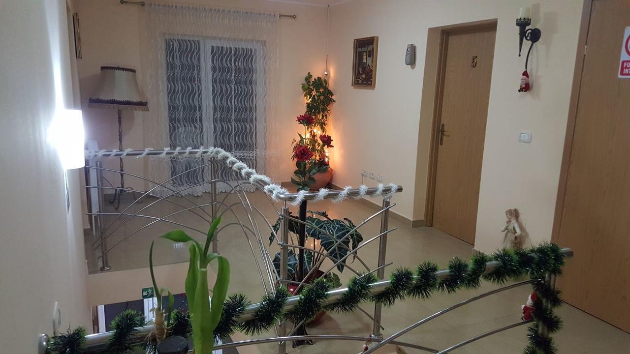 Family Pension Арад Экстерьер фото