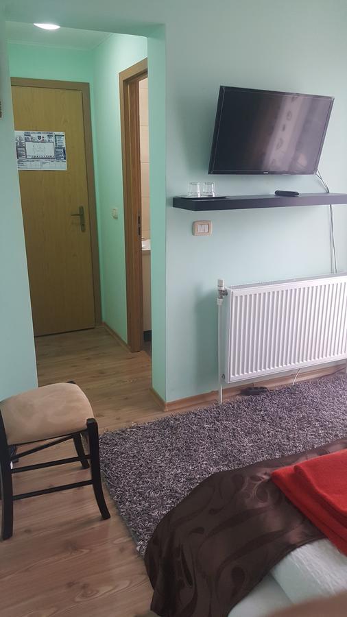 Family Pension Арад Экстерьер фото