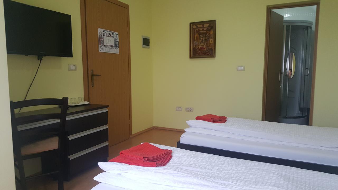 Family Pension Арад Экстерьер фото